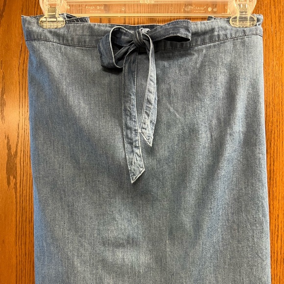New w/o tags Draper James denim  skirt. Side pockets elastic & drawstring waist - Picture 1 of 4